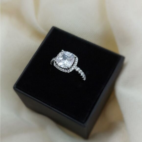 4 Carat Engagement Ring 925 Sterling Silver - Picture 6 of 11